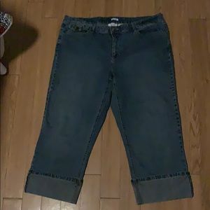 Liz & Co Stretch Denim Cuffed Capris